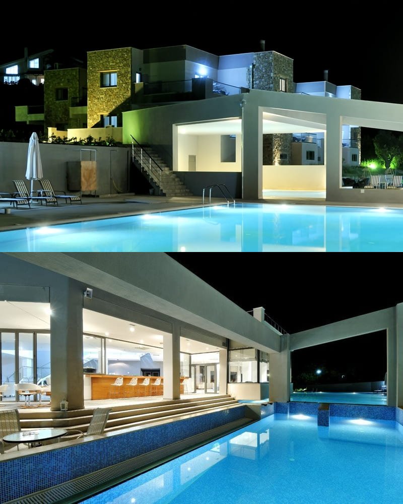 Φωτισμένος εξωτερικός χώρος πισίνας σε ξενοδοχείο 4 αστέρων στη Χαλκιδική